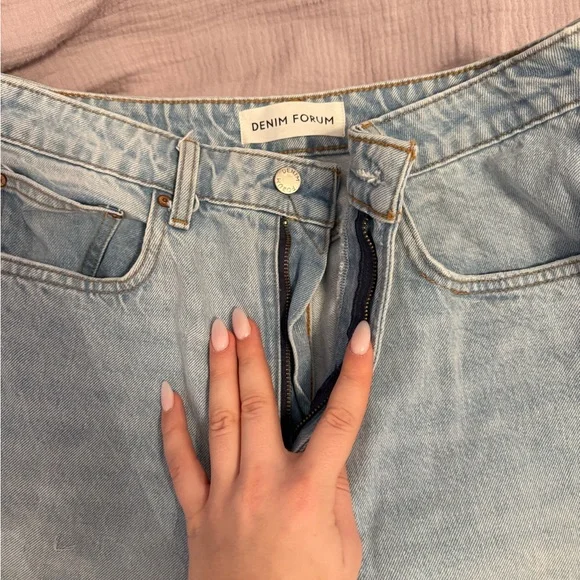 Denim Forum Aritzia Light Blue Denim Faharah Curve Fit size 30 - Picture 6 of 6
